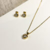 SET COLLAR Y ARETES EN FORMA DE CORAZÓN